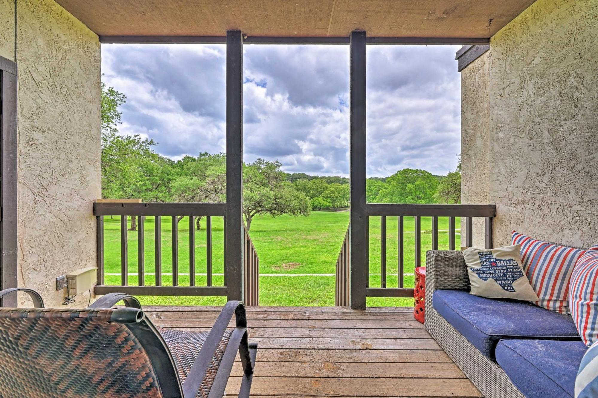 Modern Lakeside Golf Course Retreat With Deck! Canyon Lake Exteriör bild